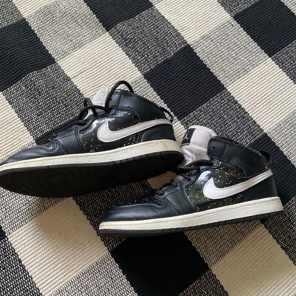 Jordan Glitter Mid Ones